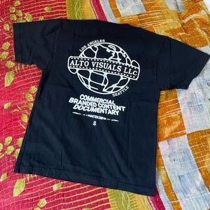 Black graphic tee size M